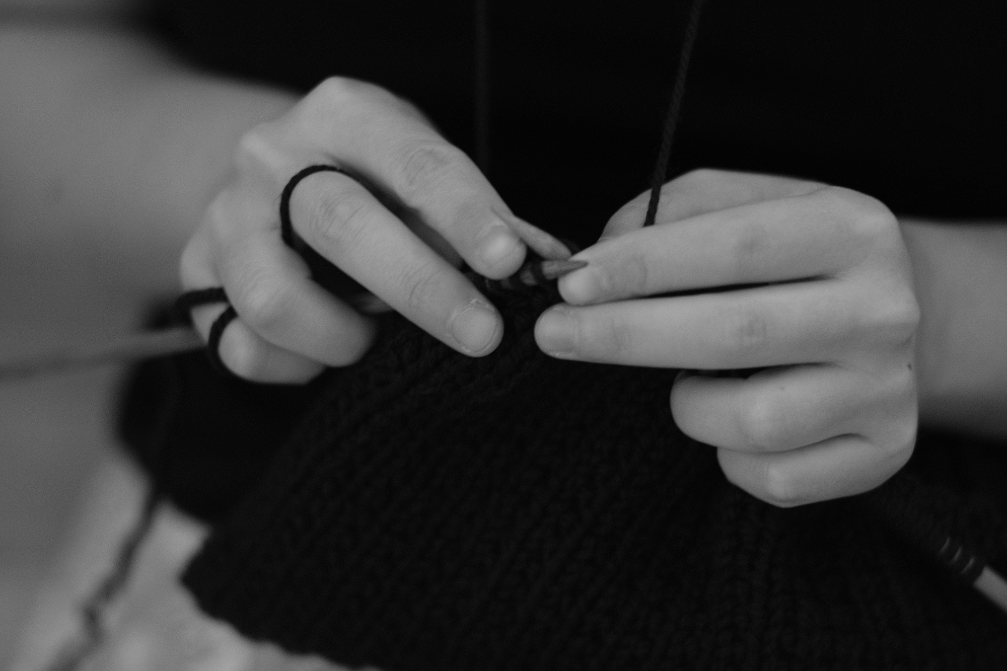 Photo-moment-of-knitting